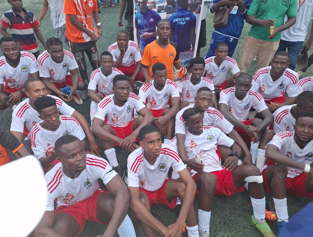 equipe Tournoi AREMA : l’équipe de foot de Porédaka sur le toit de Mamou !