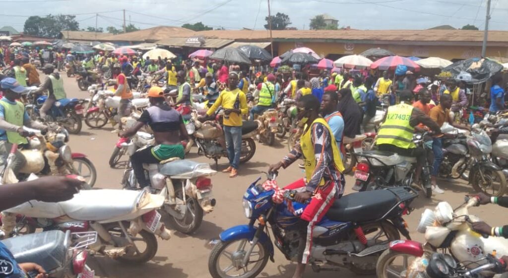 motards-nzerekore-1024x561 Guinée : le port de cagoules interdit pour les conducteurs d’engins roulants