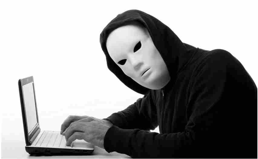 cybercrime Arnaques sentimentales : le FBI arrête trois Ghanéens et les extrade vers les États-Unis