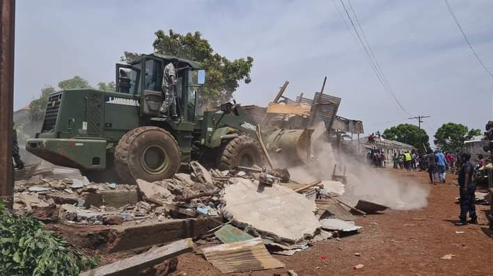deguerpissement Kaloum (Conakry) : des baraquements démolis à Téminétaye