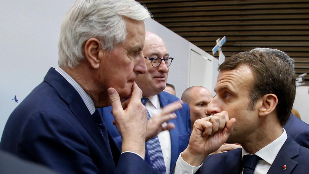 macron-barnier-1024x576 Censure du gouvernement Barnier : Emmanuel Macron seul face à la quadrature du cercle