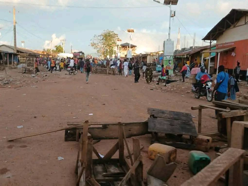 image-35 Manif à Lola : des heurts entre citoyens et forces de l’ordre