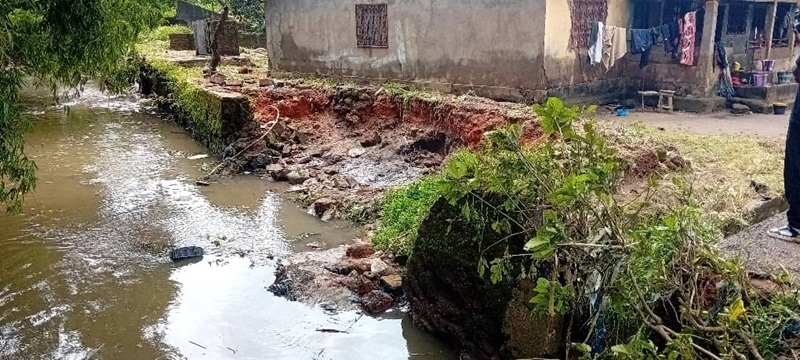image-90 Fortes pluies à Kindia : 2 personnes portées disparues et d’importants dégâts matériels à Sambayah