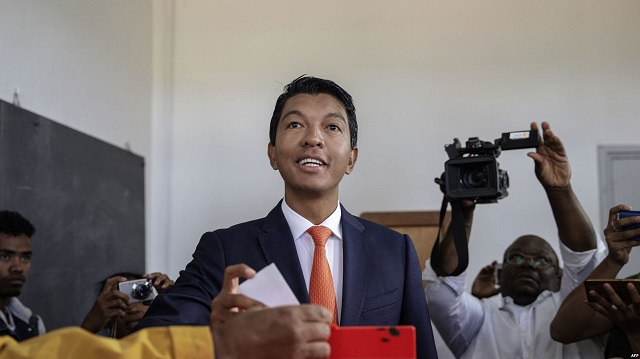 image-52 Tempête à Tana, présidentielle calme à Yaoundé !