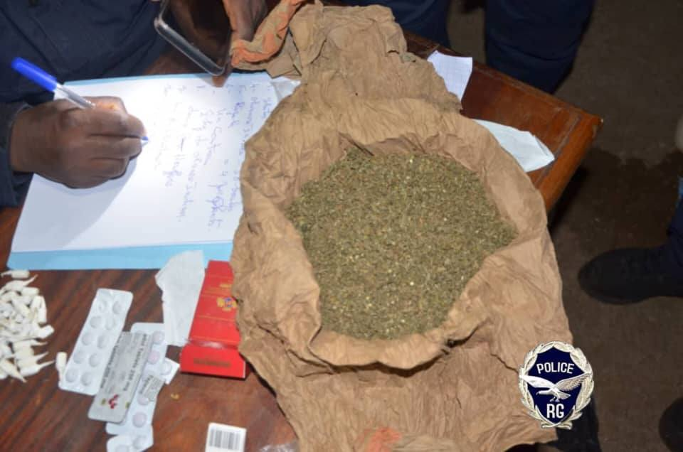 image-104 Dubréka : 17 arrestations, 1 kilo et demi de cannabis saisis (Police)