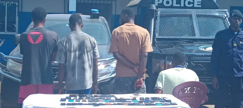 image-13 Conakry : des présumés malfaiteurs ciblant des kiosques Orange Money présentés à la presse