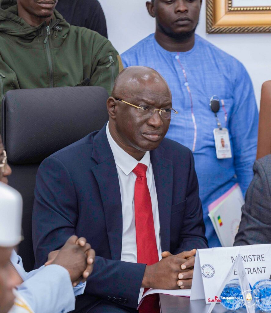 Laye-Sekou-887x1024 Énergie : Laye Sékou Camara fait du barrage de Fomi et de Kankan ses priorités