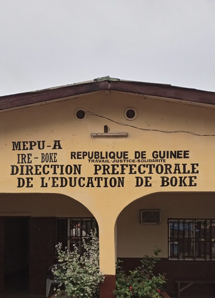 dpe-boke-1-740x1024 La DPE de Boké frappe fort contre des élèves pour une vidéo « inappropriée »