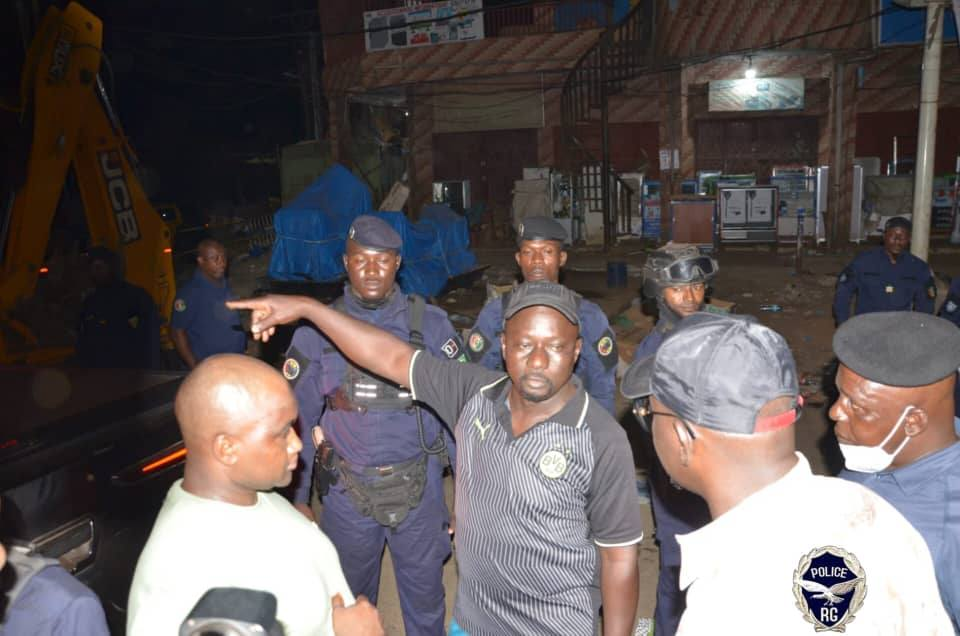 image-137 Déguerpissement musclé à Madina (Conakry) : la police passe à l’action de nuit