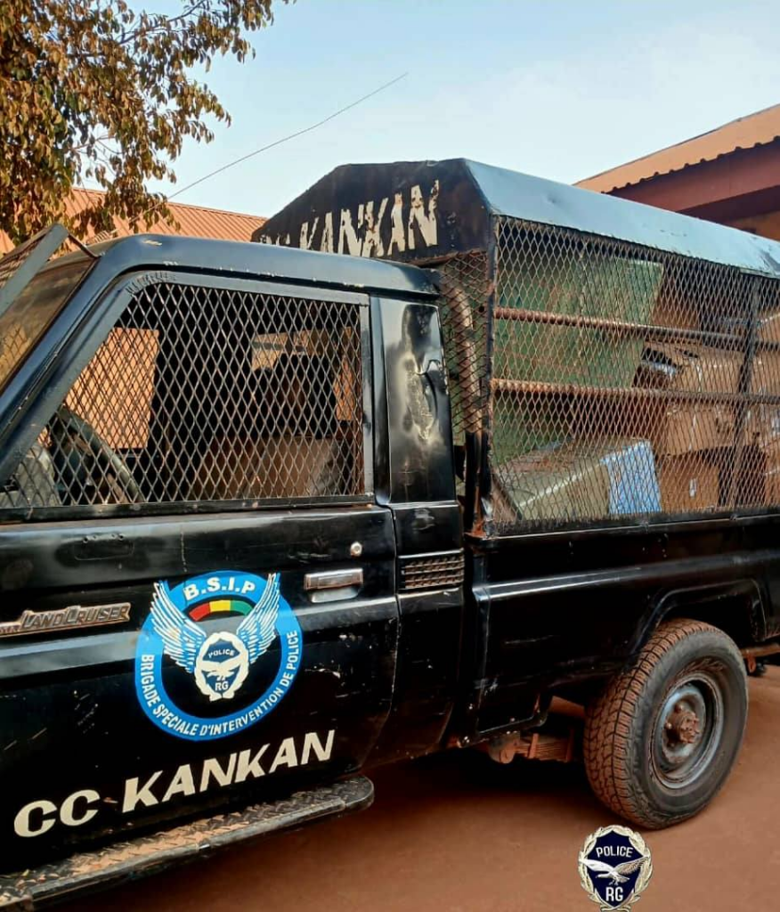 image-29-876x1024 Kankan : la police découvre un stock suspect de produits pharmaceutiques
