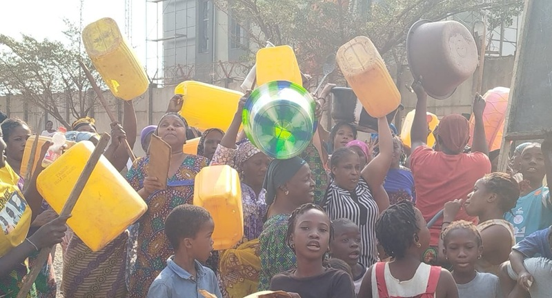 image-37 Conakry : À Kissosso, les femmes crient leur détresse face à la pénurie d’eau