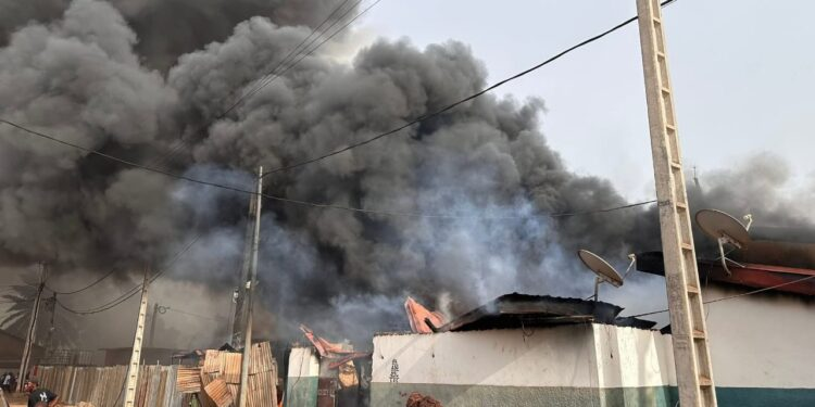 image-152 Dubréka : une usine de production d’eau minérale ravagée par un violent incendie