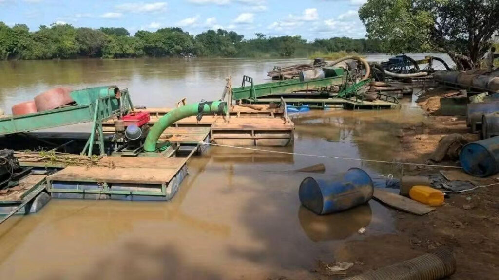 image-103 Dégradation de l’environnement : la justice frappe fort à Mandiana et confisque plusieurs dragues