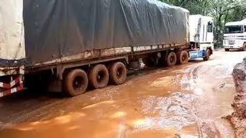 image-4 Guinée : la route Koundara-Sarébhoïdo impraticable, le commerce tourne au ralenti